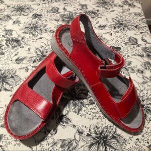 NAOT Sz 7 Karenna Leather Hook and Loop Adjustable Closure Comfort Sandals